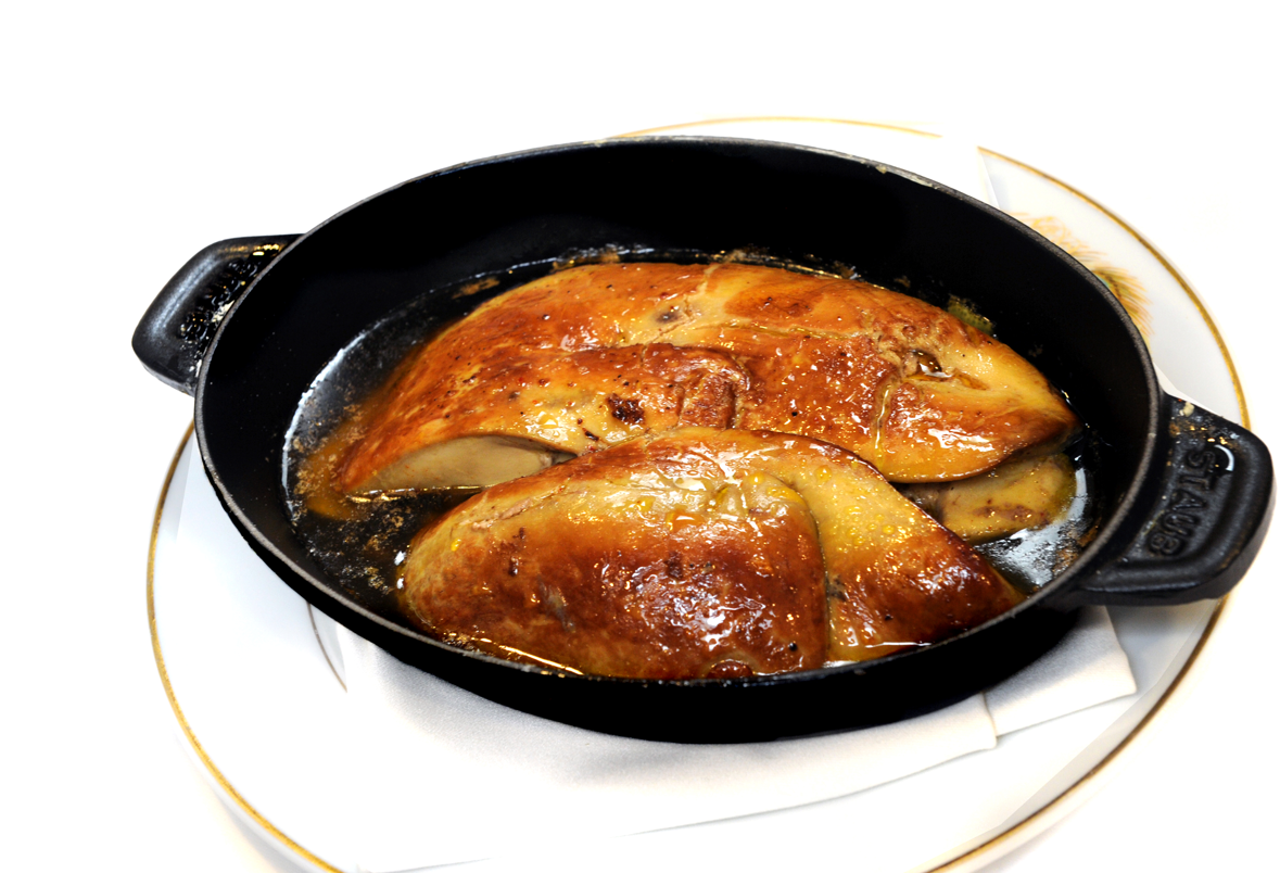 Foie gras rôti en cocotte lutée