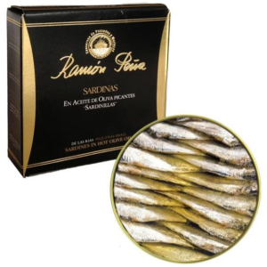 Sardines à l'huile d'olive Ramon Pena. Conserve contenant 30 à 35 sardines.