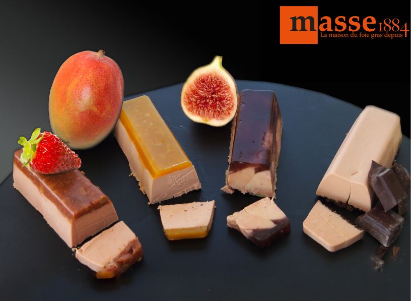 bloc de foie gras avec des gelées au fruits de la maison masse